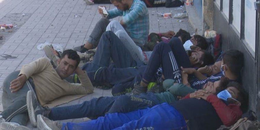 Tatvan otogarında mültecilerin dramı; Kimisi 30 gündür yıkanamamış