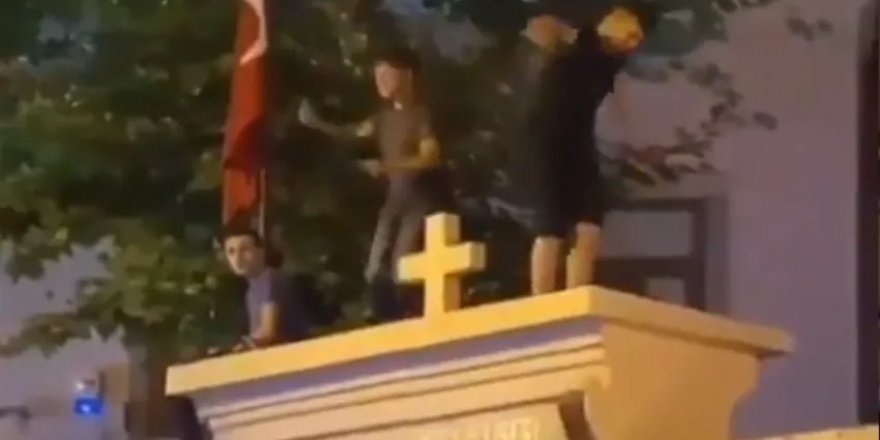 Kadıköy'de kiliseye saygısızlık: 3 şüpheli serbest bırakıldı