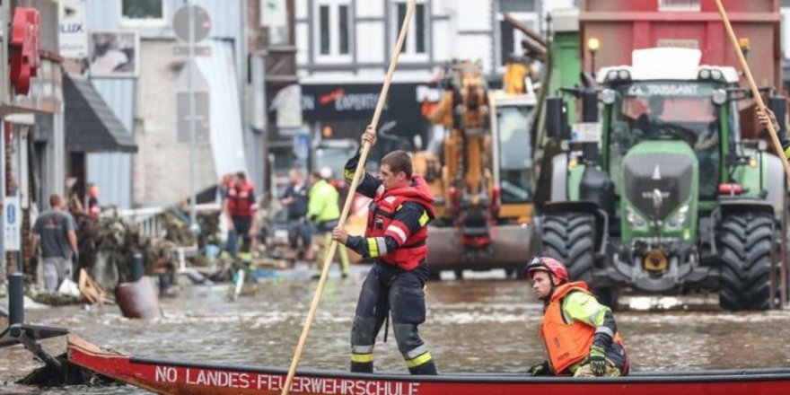 Avrupa'da sel felaketi: Hayatını kaybedenlerin sayısı 129'a çıktı, bin 300 kişiden haber alınamıyor