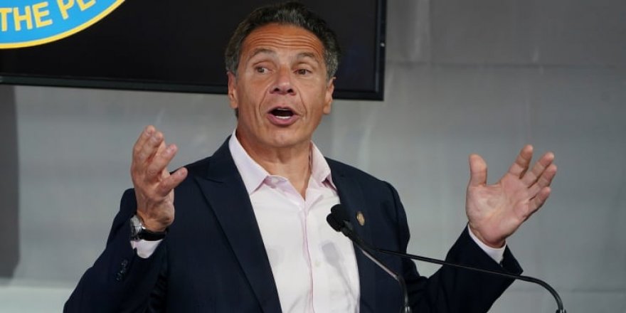 Cinsel tacizle suçlanan New York Valisi istifa etti