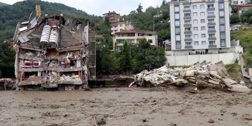 Selde can kaybı 27'ye yükseldi: 'Kıyıya vurmuş cesetler var'