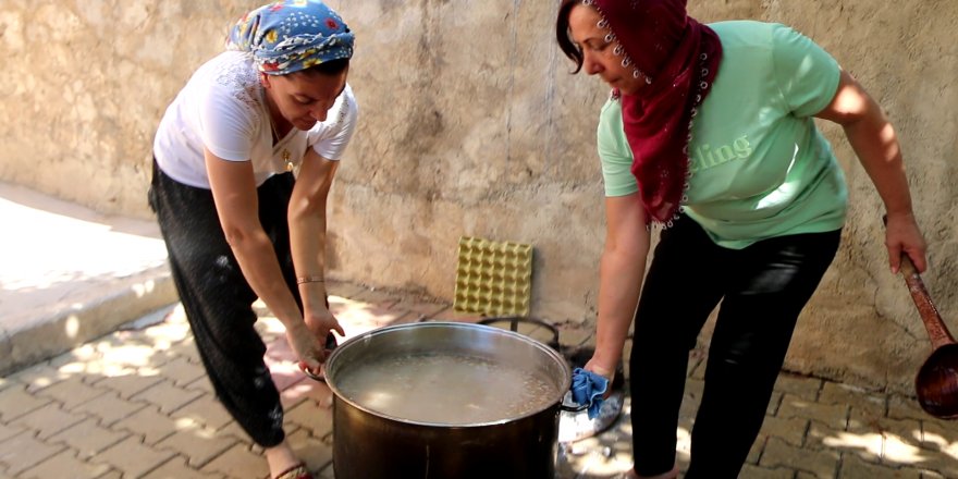 Dersim’de kadınlar aşure kaynattı-VİDEO