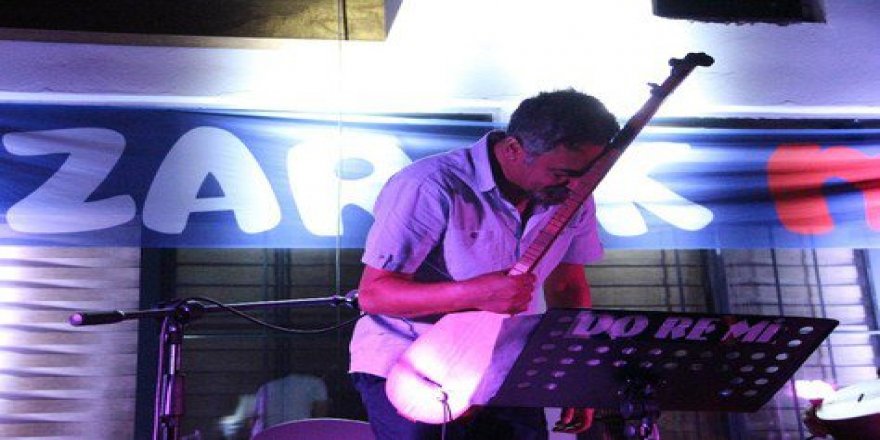 Mikail Aslan'dan Diyarbakır'da müzik şöleni