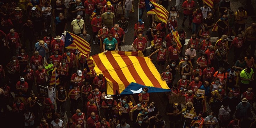 İspanyol hükümeti Katalonya'nın bağımsızlığı için masada!
