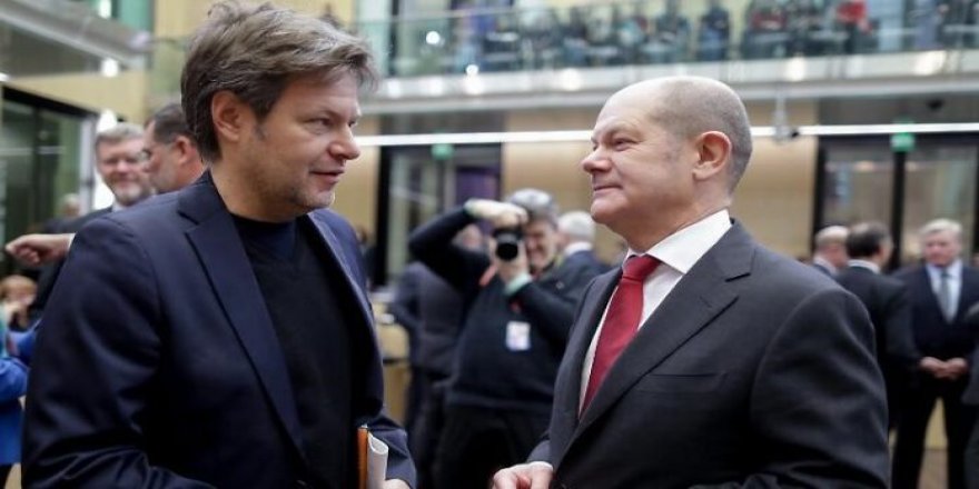 Almanya’da yeni hükümetin yol haritası: “Türkiye’de demokrasi, hukukun üstünlüğü, insan, kadın ve azınlık hakları büyük ölçüde ortadan kaldırıldı”