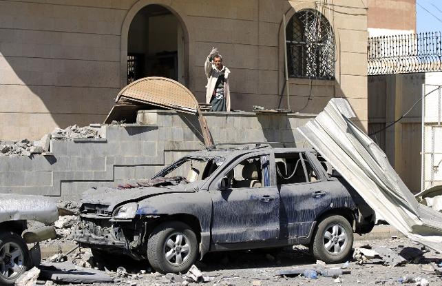 Arabistan Yemen'i 3 yerden vurdu: 51 ölü, 80 yaralı