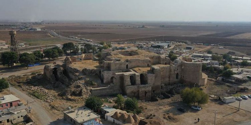 Tarihi Harran Sarayı'nın salonu ortaya çıkartıldı