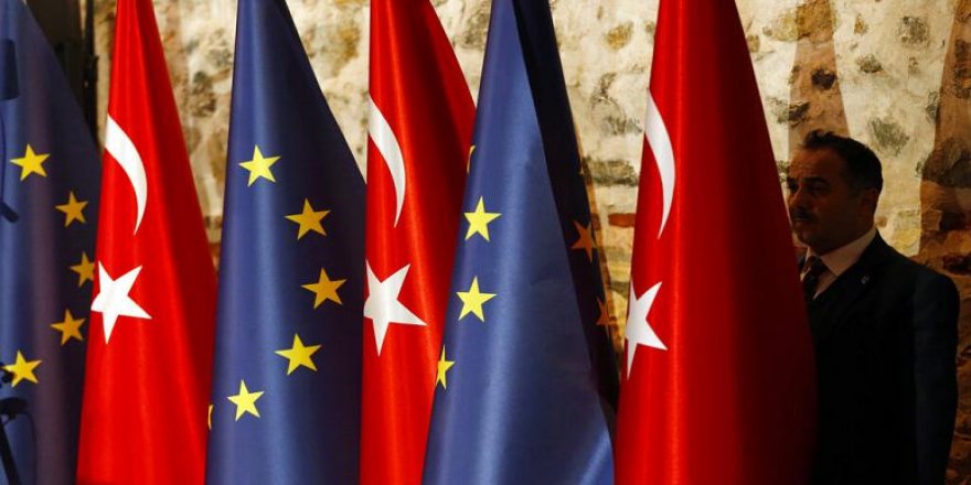 AB'den Türkiye'ye "AHİM kararlarına uy" çağrısı