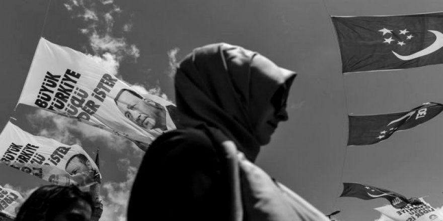 Dindarlar AKP'den uzaklaşıyor: "Çıkar, yolsuzluk, israf arttı"