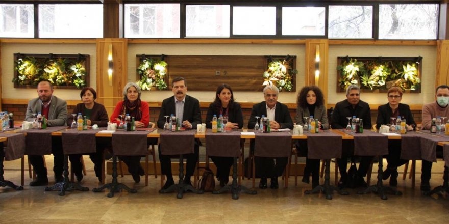 8 siyasi yapı bir araya geldi, ortak açıklama yaptı