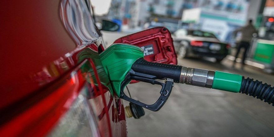 Benzine bir zam daha: Litre fiyatı 14 lirayı aşacak!