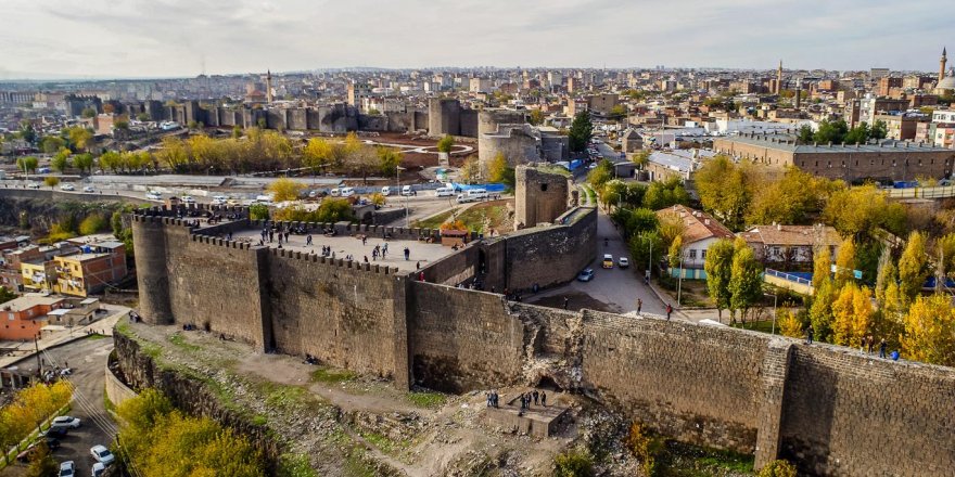 Demokrasinin yolu Diyarbakır'dan mı geçiyor?