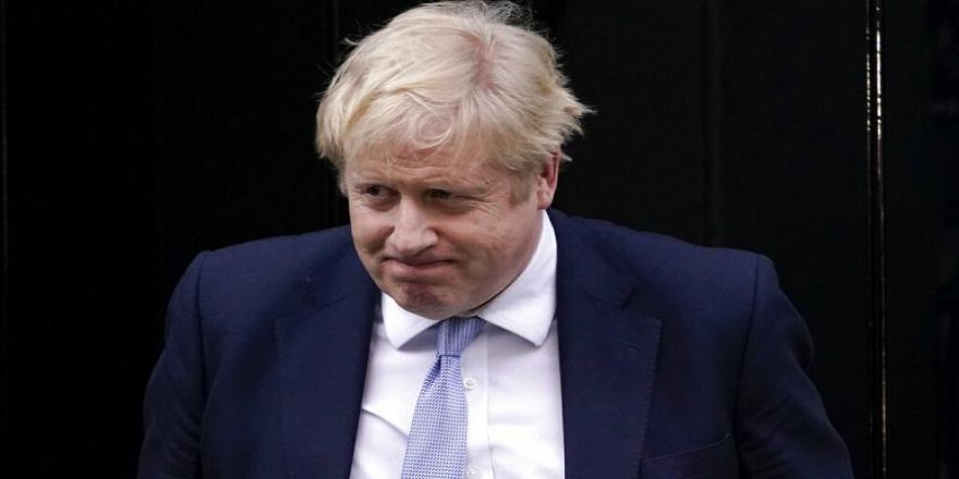 Başbakan Johnson, kısıtlamalar sırasında Başbakanlık'ta düzenlenen partiler için özür diledi