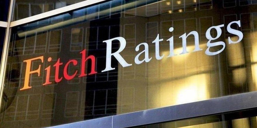 Fitch Türkiye'nin kredi notunu düşürdü
