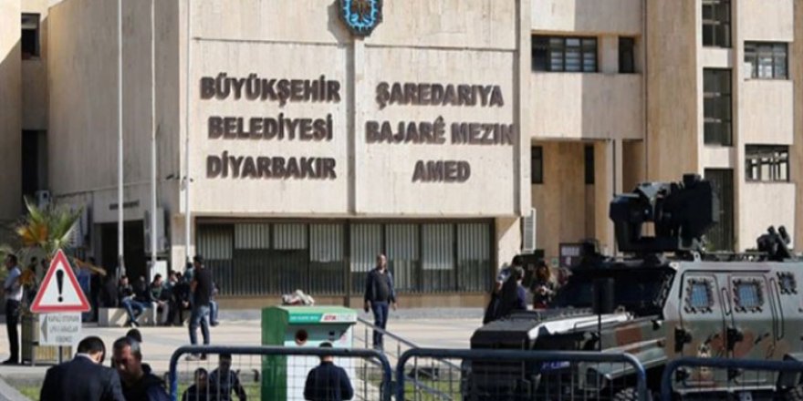 Diyarbakır kayyımı 33 kişiyi işten çıkardı