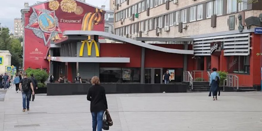 McDonald's Rusya'daki 850 restoranını kapatıyor