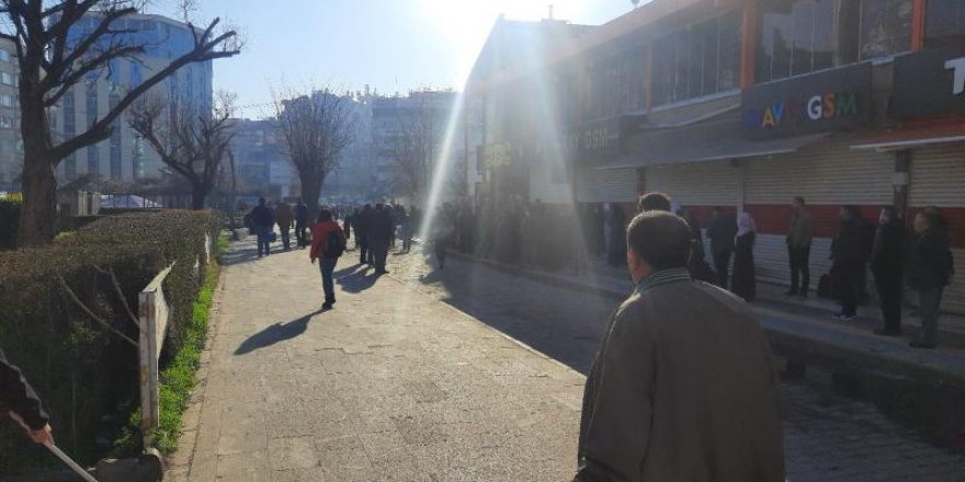 Diyarbakır'da yağ kuyruğu: Stoklar tükendi; tüm ürünlere sınırlama getirildi