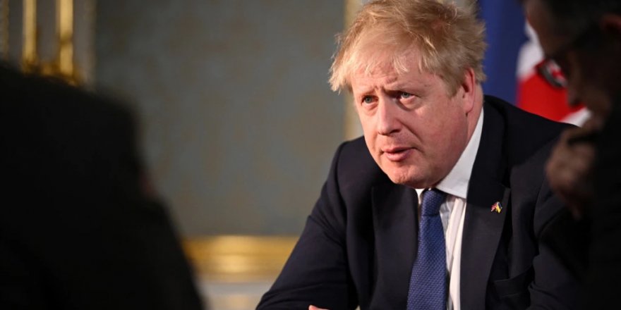 İngiltere Başbakanı Johnson:  Putin barbarlığın eşiğini aştı