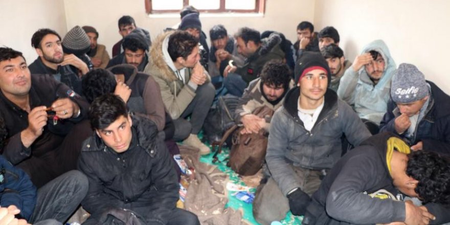 Van'da bir binanın bodrum katında 30 mültecinin günlerdir aç susuz tutulduğu ortaya çıktı