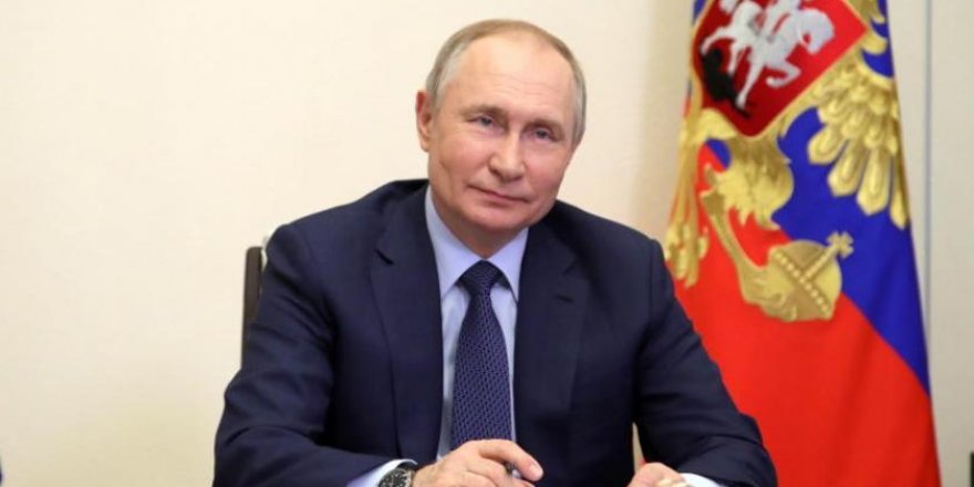 Putin, Rusya hakkında yanlış haber yayınlayan kişilere ilişkin hapis cezası yasasını imzaladı