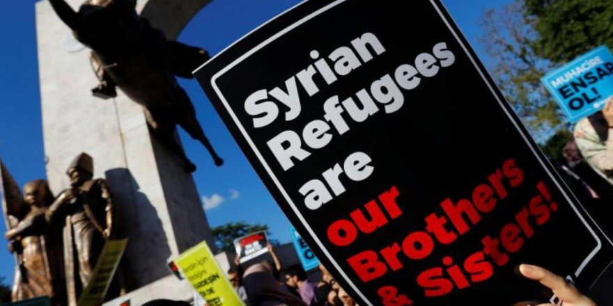 "Afganistanlı ve Iraklılar da "Suriyeli" denilerek İdlib'e deport ediliyor"