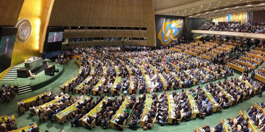 BM, Rusya'yı İnsan Hakları Konseyi üyeliğinden çıkardı