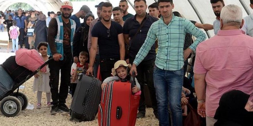 Türkiye, Suriyeli mültecileri zorla İdlib'e gönderiyor