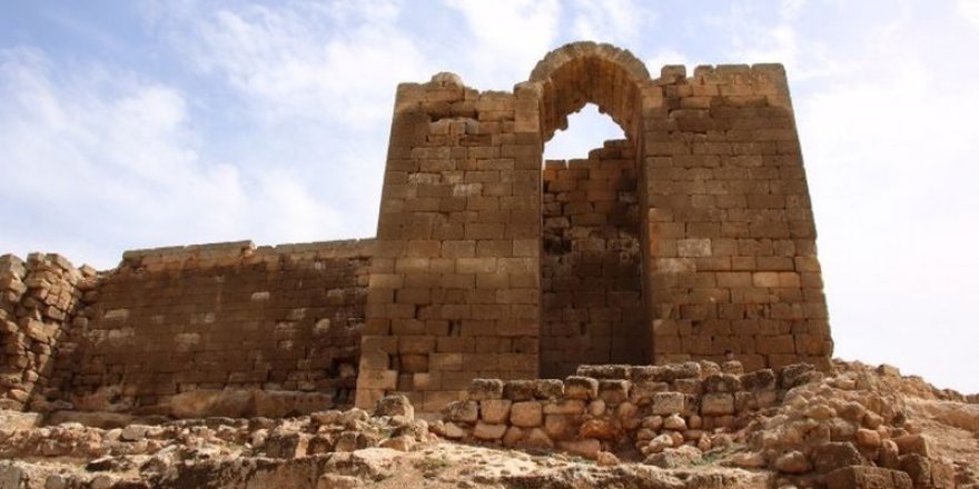 Urfa'da Tarihi Çemdin Kalesi ahıra dönüştürüldü
