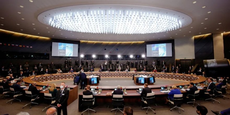 30 ülkenin savunma bakanları Almanya'da: Ukrayna'ya ek silah desteği masada