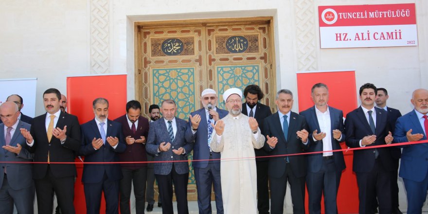 Diyanet Başkanı Ali Erbaş, Dersim’de tepki çeken merkezlerin açılışını yaptı