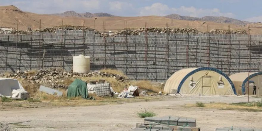 Cizre’de 6 bin yıllık surlara bazalt kaplama yapıldı