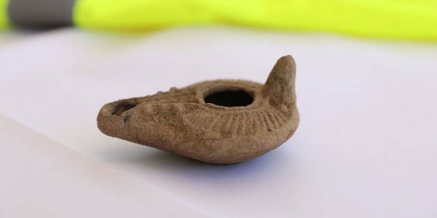 Diyarbakır surlarında 1500 yıllık kandil bulundu!