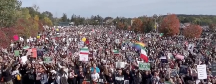 Jîna Amini’nin öldürülmesi dünyanın farklı şehirlerinde protesto edildi