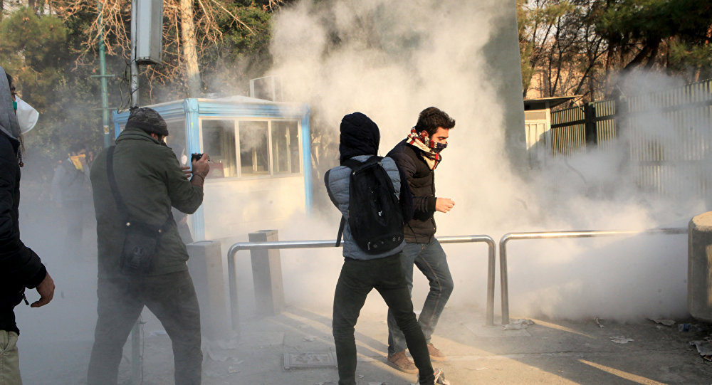 İran'ın başkenti Tahran'da gerginlik: 3 polis öldürüldü