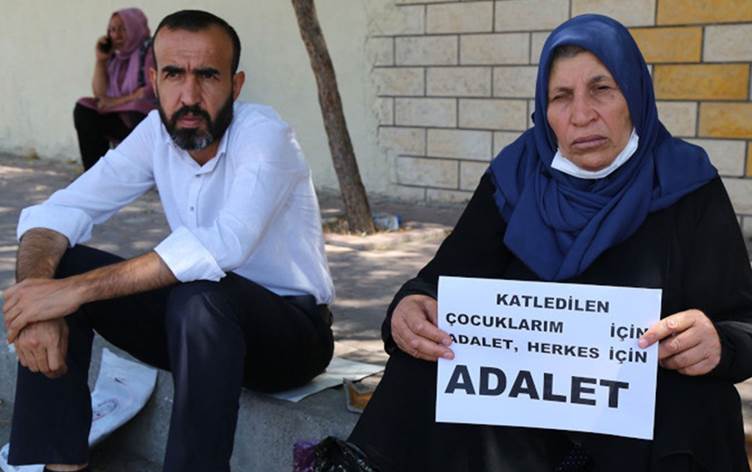 Şenyaşar ailesi cinayetinde 19 kişiye dava