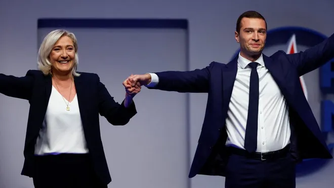 Fransa'da Ulusal Cephe'de bir ilk: Le Pen dönemi kapandı