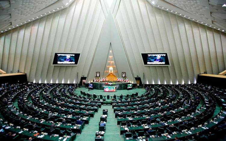 İran Parlamentosundan yargıya talimat: Göstericilere merhamet etmeyin!