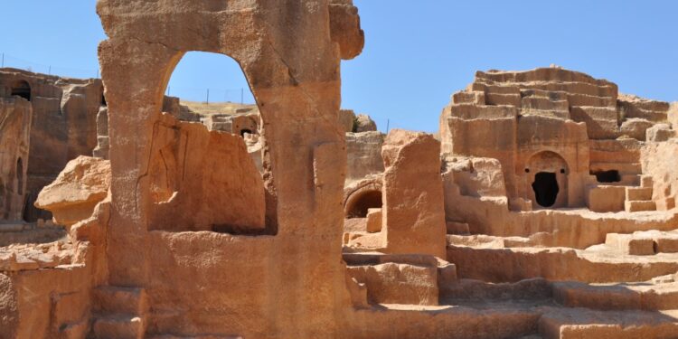 Mardin kayyımı Dara Antik Kenti’ni imara açıyor