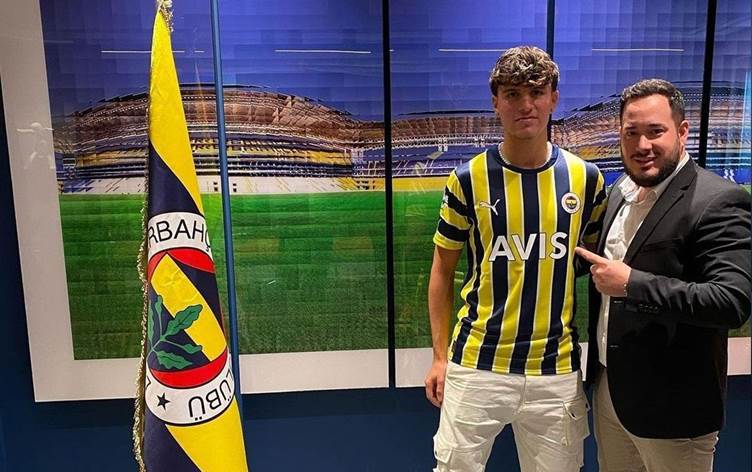 Fenerbahçe dün imza attığı Kürt futbolcu ile anlaşmasını 24 saatte feshetti