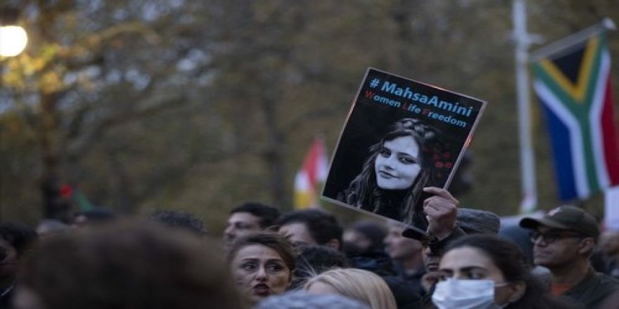 Tahran’da cop kullanıyorlar, Rojhelat’ta kurşun