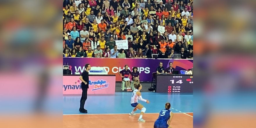 Antalya'da dünya şampiyonasının final maçında İran protestosu