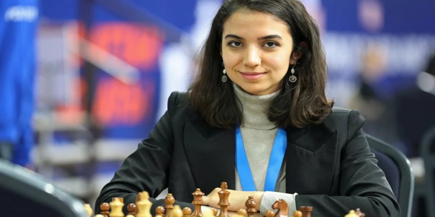 Turnuvada başörtüsüz yarışan İranlı satranç oyuncusu İspanya’ya yerleşiyor