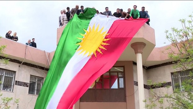 Kürdistan bayrağına yasağa tepki!