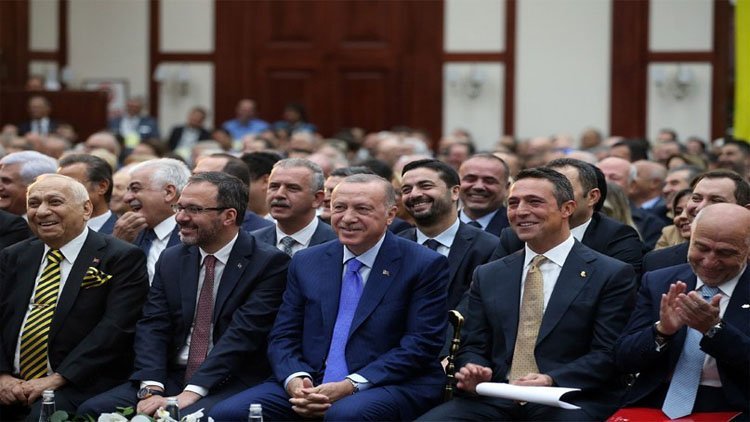 Financial Times Erdoğan ve tribünler arasındaki gerginliğe yer verdi: 'Bir şeyler kaynıyor'