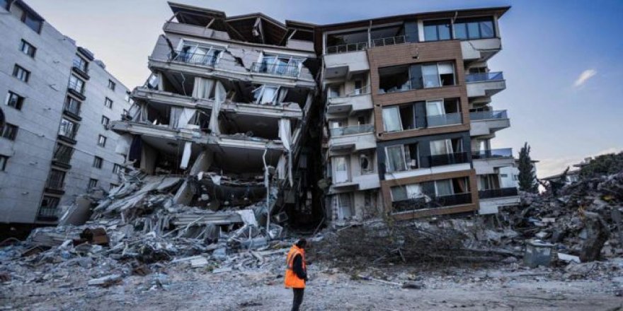 Depremlerdeki can kaybı 47 bin 932'ye yükseldi