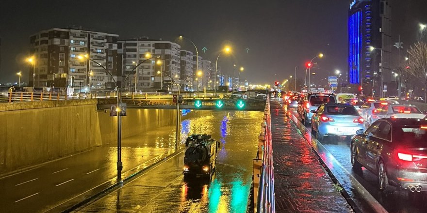 Diyarbakır’da kayyumlar sınıfta kaldı!