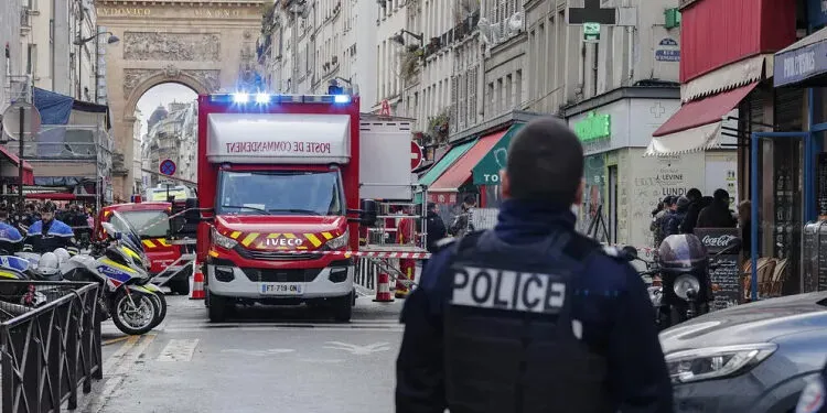 Paris'te Kürt merkezine saldırmakla suçlanan eski SADAT üyesi gözaltına alındı