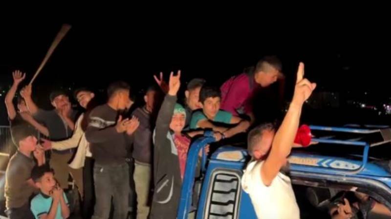 Erdoğan kazandı, Suriye'nin kuzeyindekiler sokağa döküldü