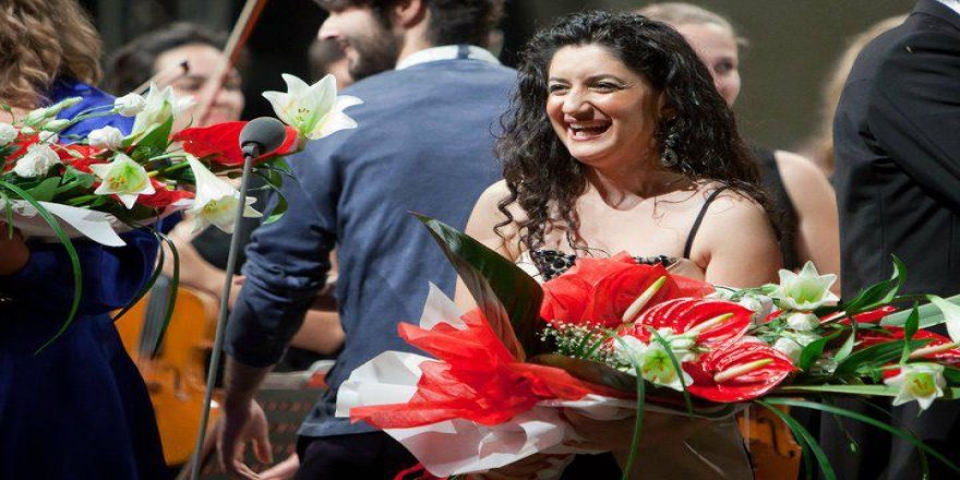 Dünyaca ünlü Kürt opera sanatçısı Pervin Çakar, Kürtçe müziği bıraktı