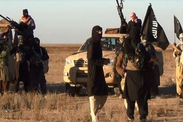 IŞİD Deyrezzor'da Suriye ordusuna saldırdı
